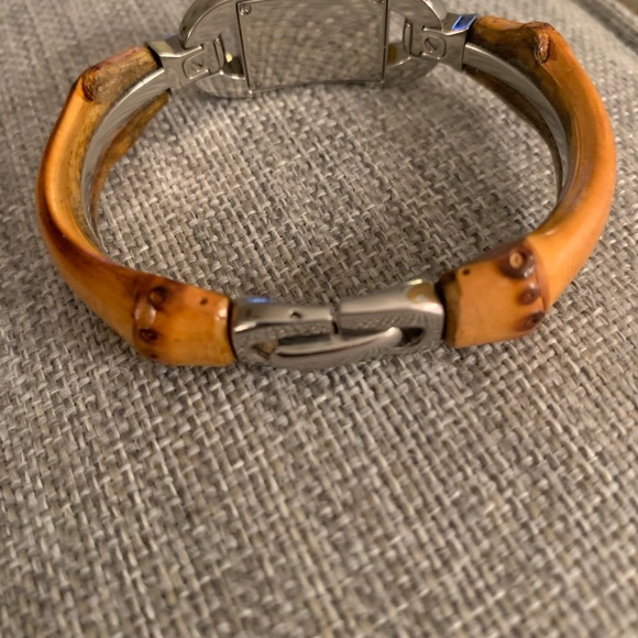 Pristine condition vintage Gucci Watch - Picture 5 of 6